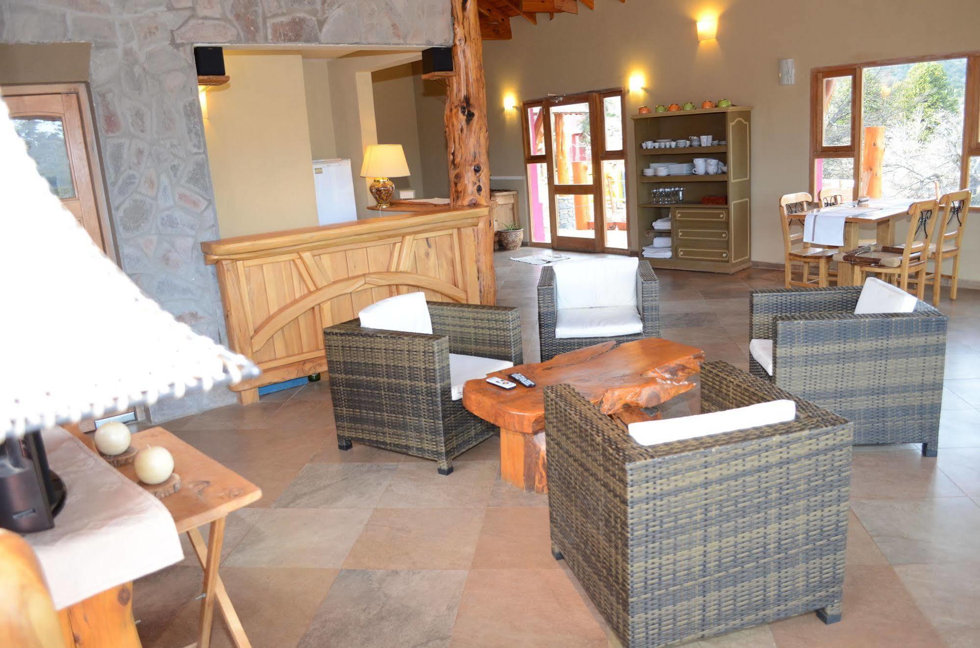 Complejo Puerto Malen Club De Montana Hotel Villa Pehuenia Bagian luar foto