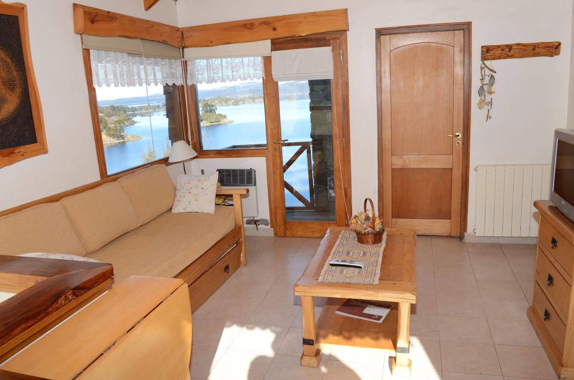 Complejo Puerto Malen Club De Montana Hotel Villa Pehuenia Bagian luar foto